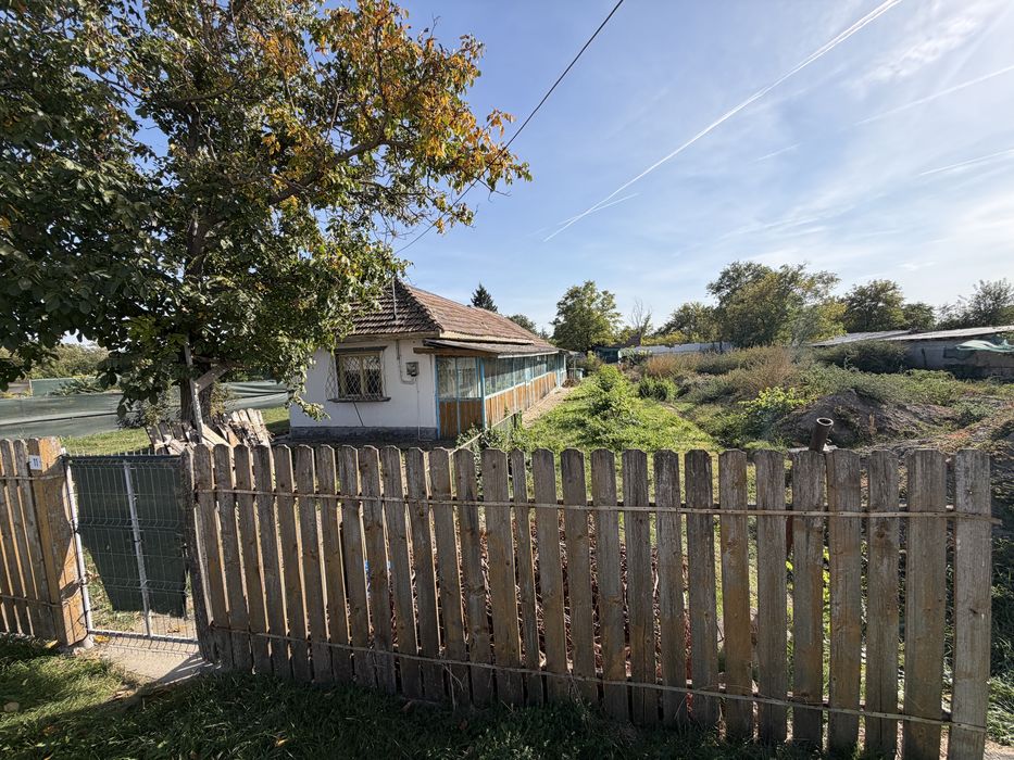 Casa de vanzare + teren