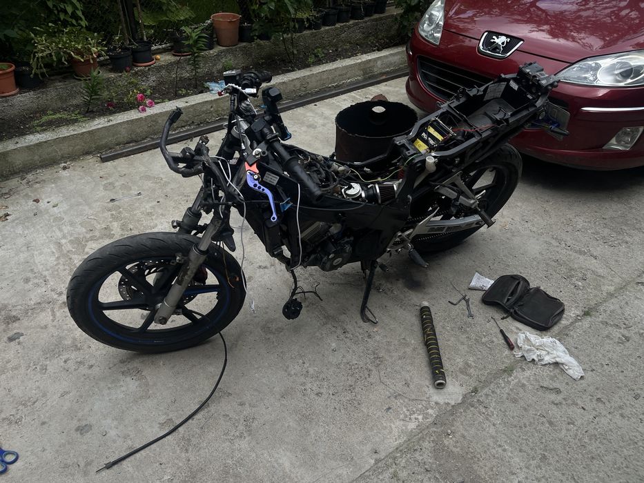 Dezmembrez honda cbr 125