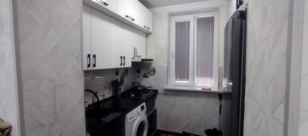 Продаётся на Карасу-2 3ком