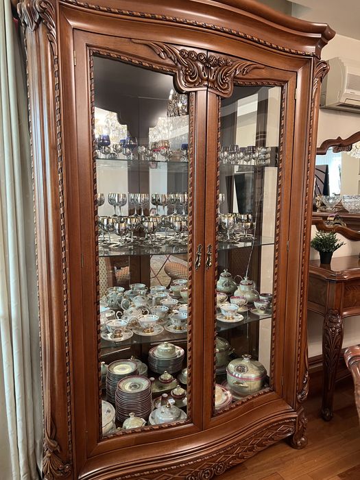 Деревянный гарнитур в гостиную