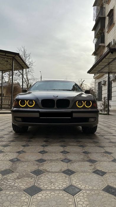 Срочно продаю бмв е 39 автомат каропка в отличном состоянии.