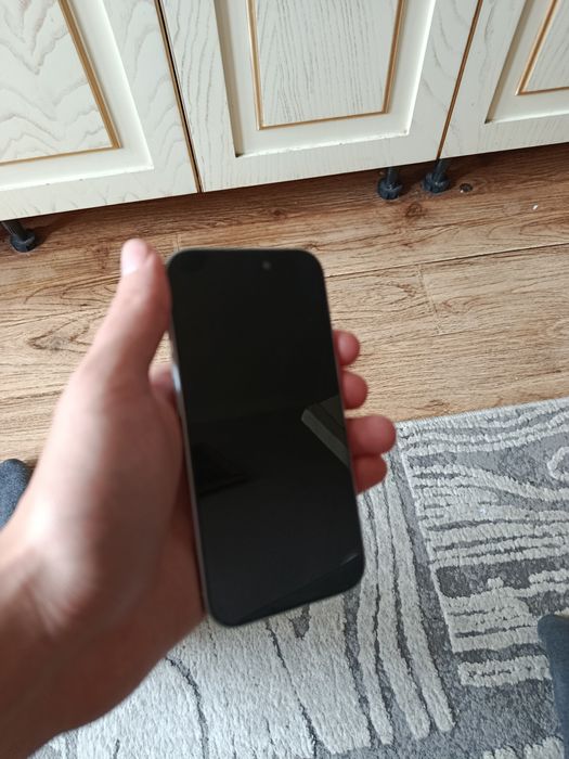 Продаю Айфон 15 срочно