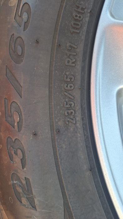 Set jenti cu anvelope iarna Pirelli Renault 235 65 17