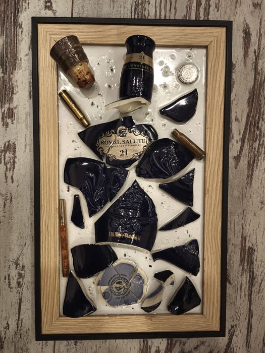 Картини с маркови бутилки