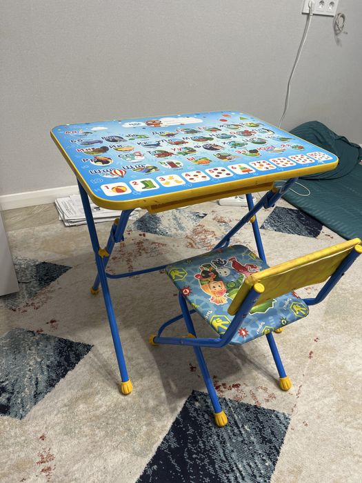 Десткий стулчик и стол