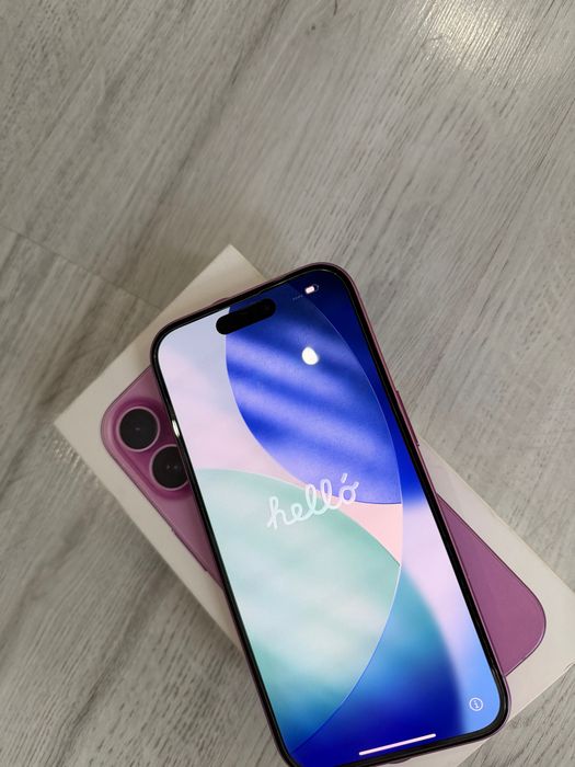 Продавам iPhone 16