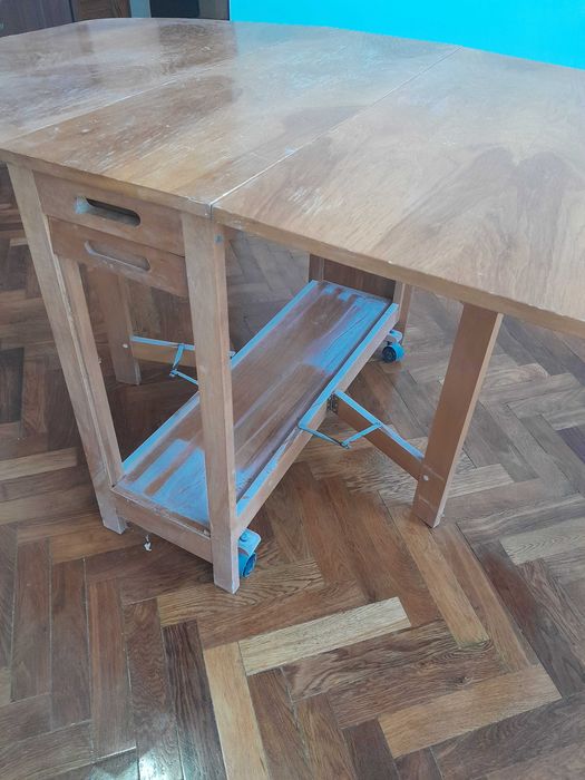 Masă pliabila de lemn și  pantofar