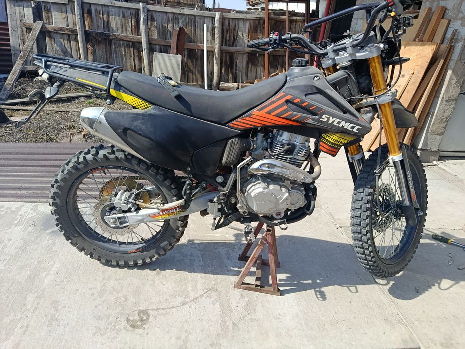 Кроссовый  мотоцикол