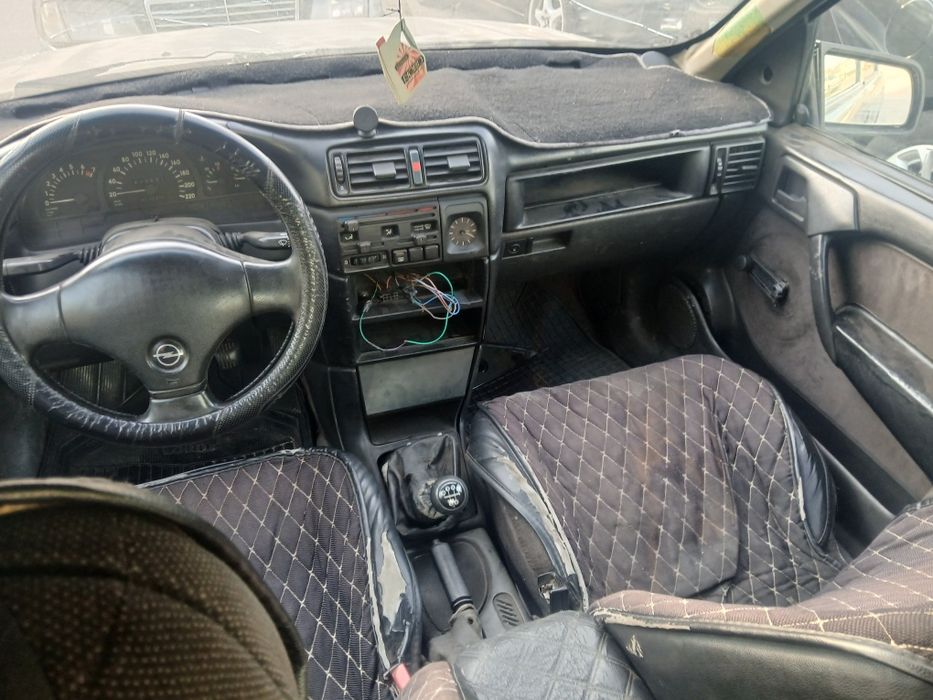 Опель Вектра А 1.8