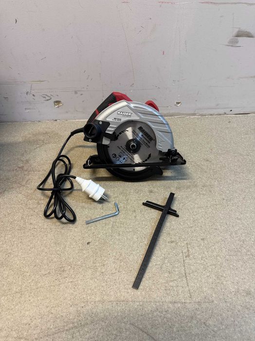 052132	Циркуляр ръчен Ø185mm 1200W RD-CS32