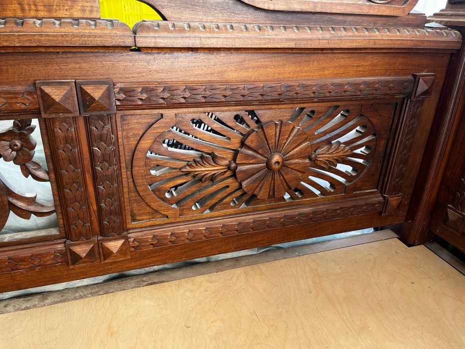 Продам топчан ручной работы ОРЕХ