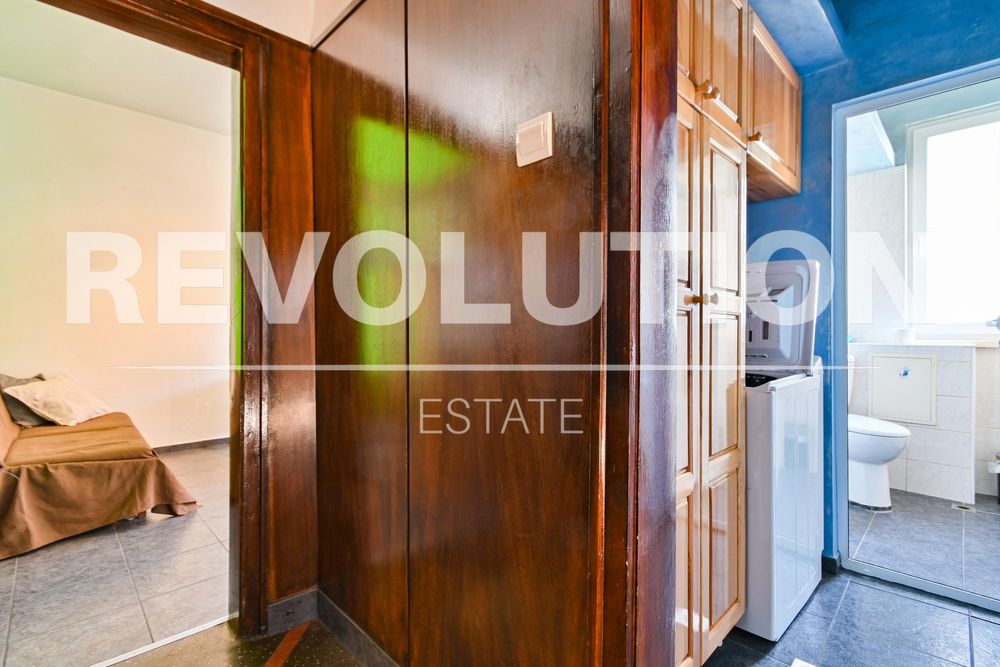 Дава се под наем Тристаен апартамент в София, Център - 135 кв.м за 1000 € - Снимка #18