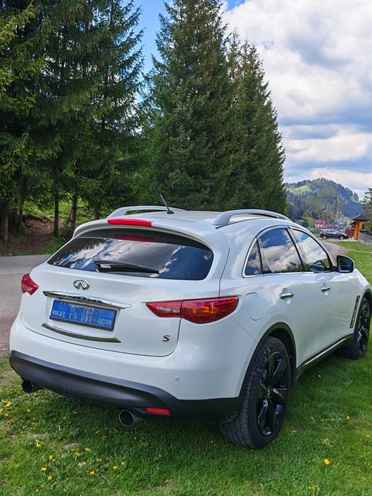 Infiniti FX30d S Premium – Full Option-SUV