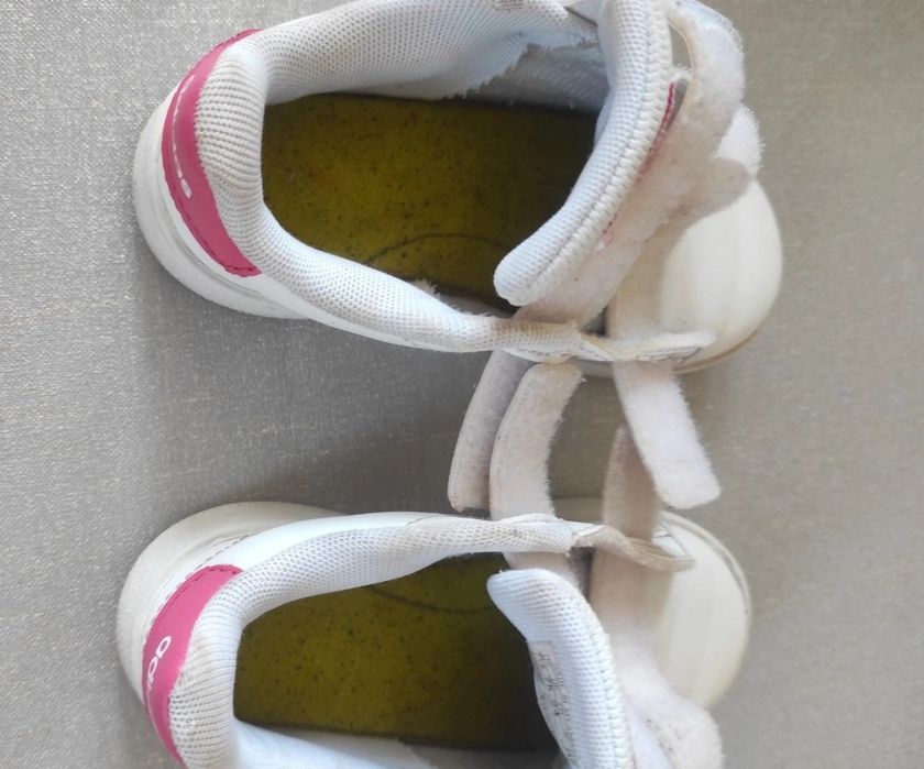 Adidasi marime 24