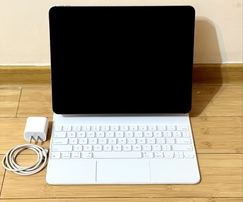 iPad Pro 12.9 M1 (5 Поколение) 128GB Cellular + Apple Magic Keyboard