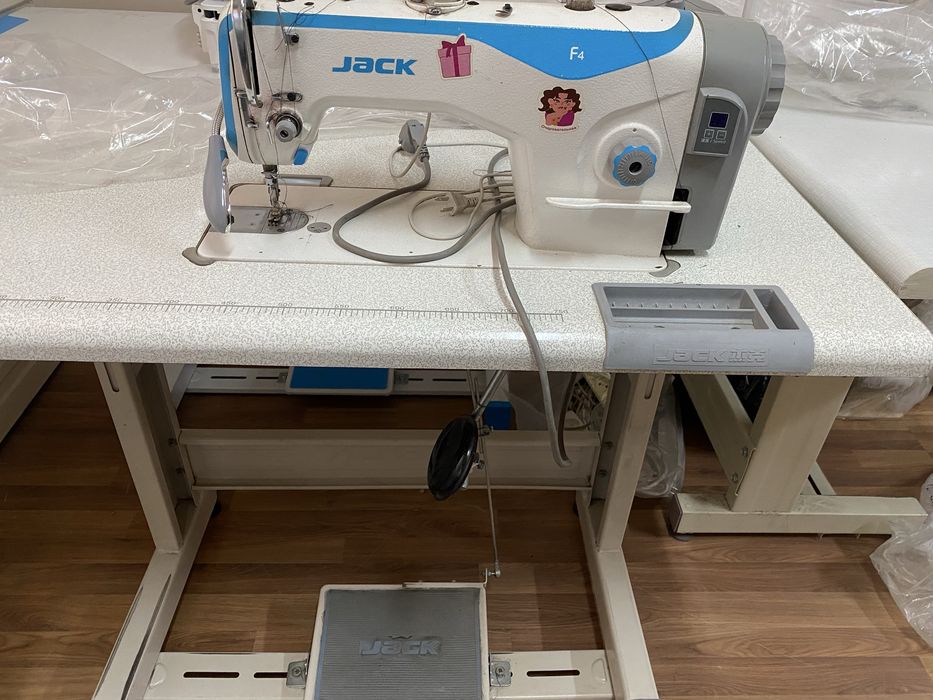 Продам швейные машинки Jack