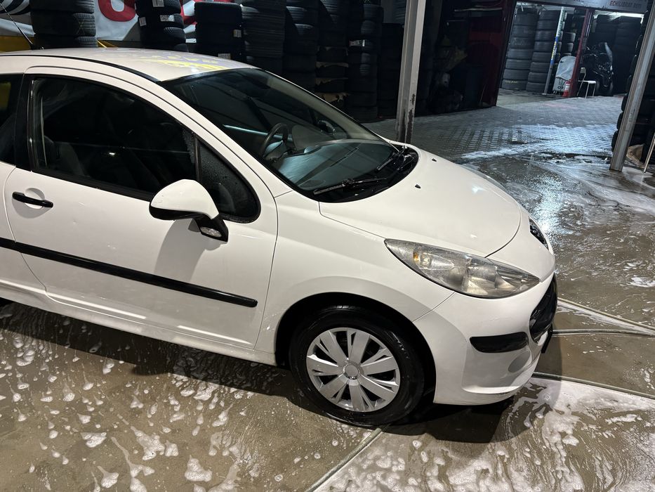Peugeot 207 1,4hdi pret 999 euro