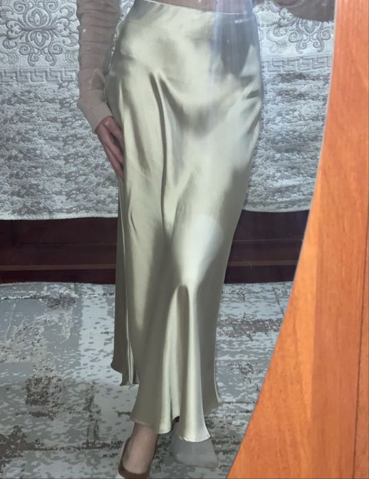 Юбка атласная сливочная