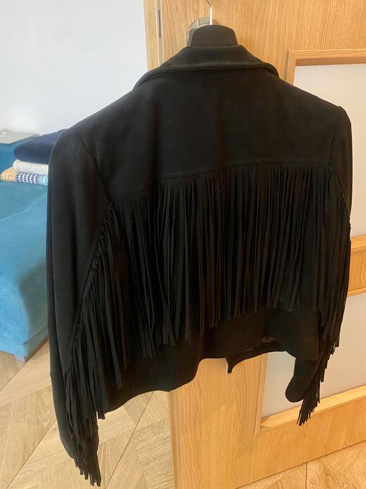 Черно яке с ресни