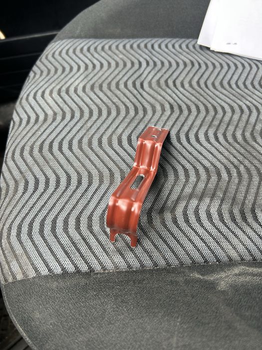 Скоба за капак Брамак 0,40€ бр.