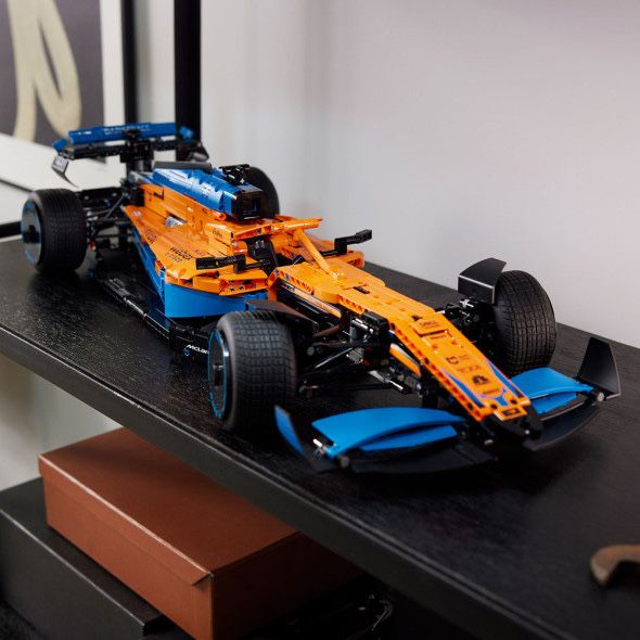 LEGO Technic Състезателна кола McLaren Formula 1 42141