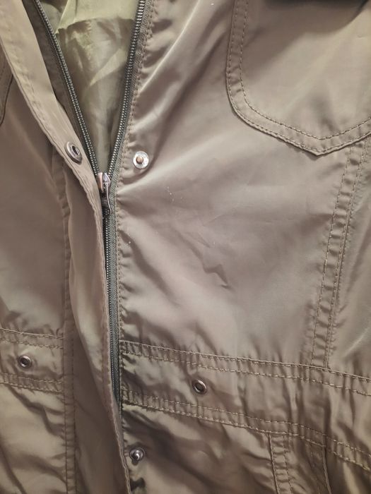 Дамско яке - ветровка