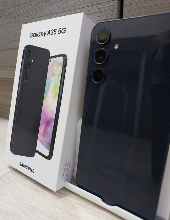 Продам Самсунг А35