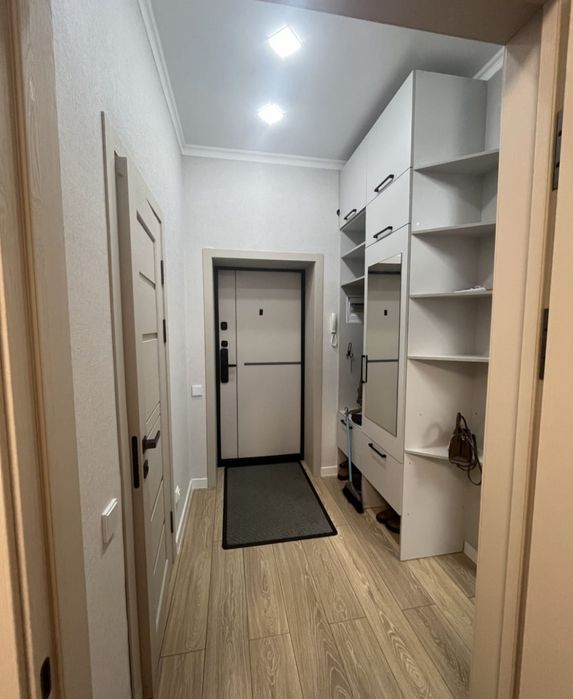 2 ком Новострой, Военная Академия, все есть. 150+