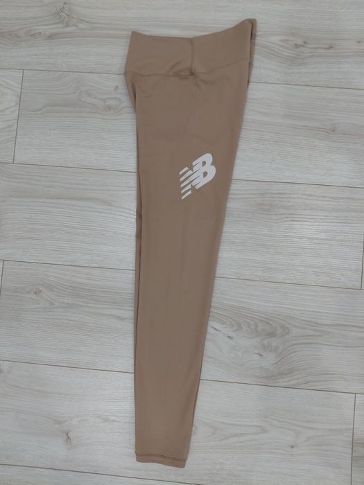Тайтсы (легинсы) New Balance