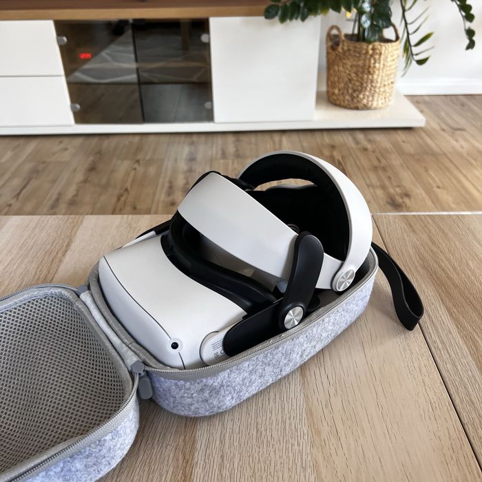 Meta Oculus Quest 2 cu Ergonomic Strap si Geanta de carat, 128GB Nou