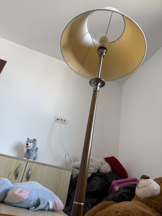 Veioza de birou cu aprindere