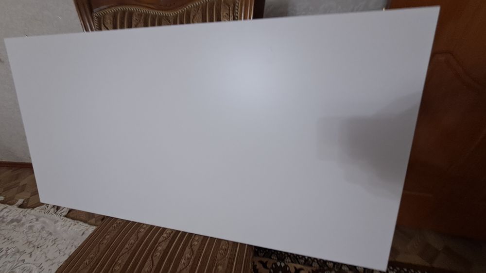 Стол- трансформер белого цвета, новинка.