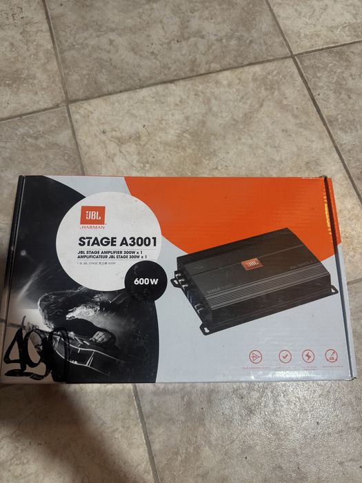 Vând sobwoofer auto + stație