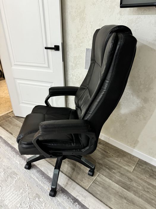 Продам офисное кресло