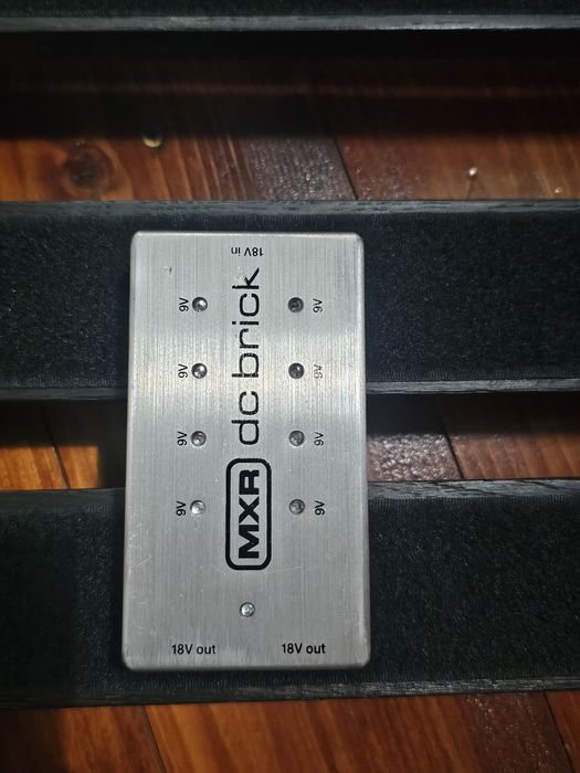 Sursa pedale MXR DC BRICK