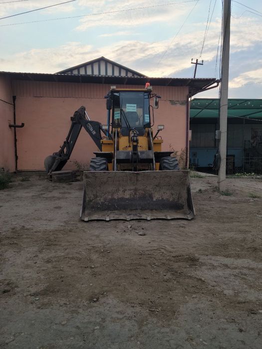 Продаётся погрузчик экскаватор