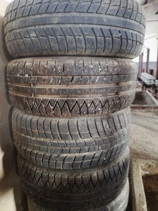 Jenti cu anvelope bune  215/60 R17 96 H   ;235 /45 R17 94 H
