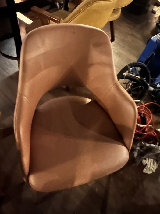 Gilam va mebellarni yuvish (joyning o’zida)