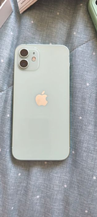 Продам iPhone 12