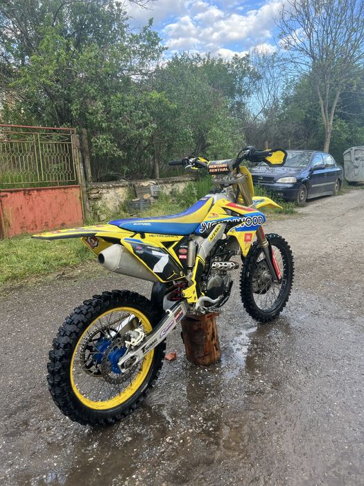 Suzuki rmz 250.