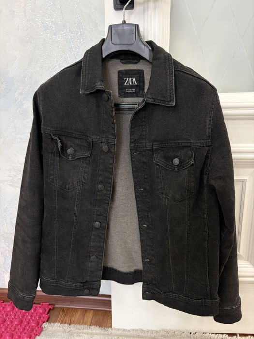 Джинсовка Zara черный и синий