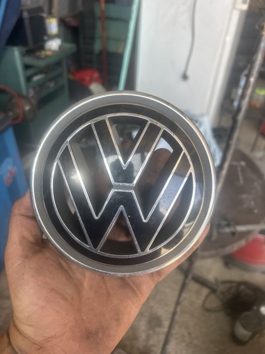 Емблема VW Passat 6