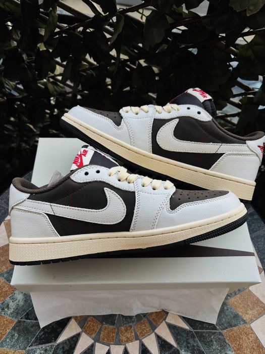 Jordan 1 Retro Low OG SP Travis Scott Reverse Mocha