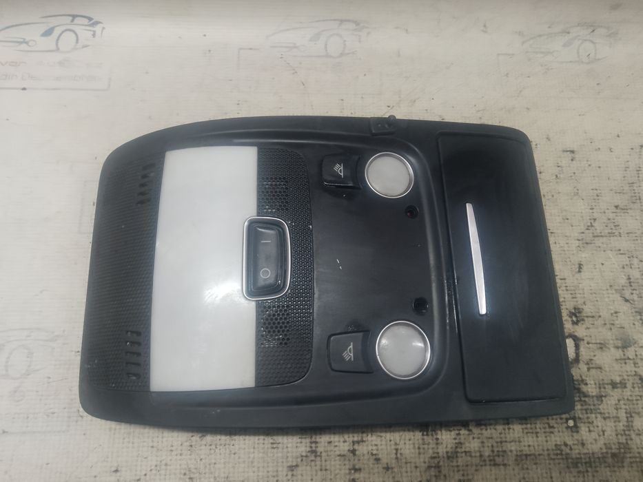 plafoniera audi a4 b8 2011