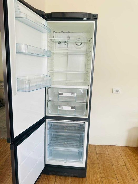 Холодильник Electrolux