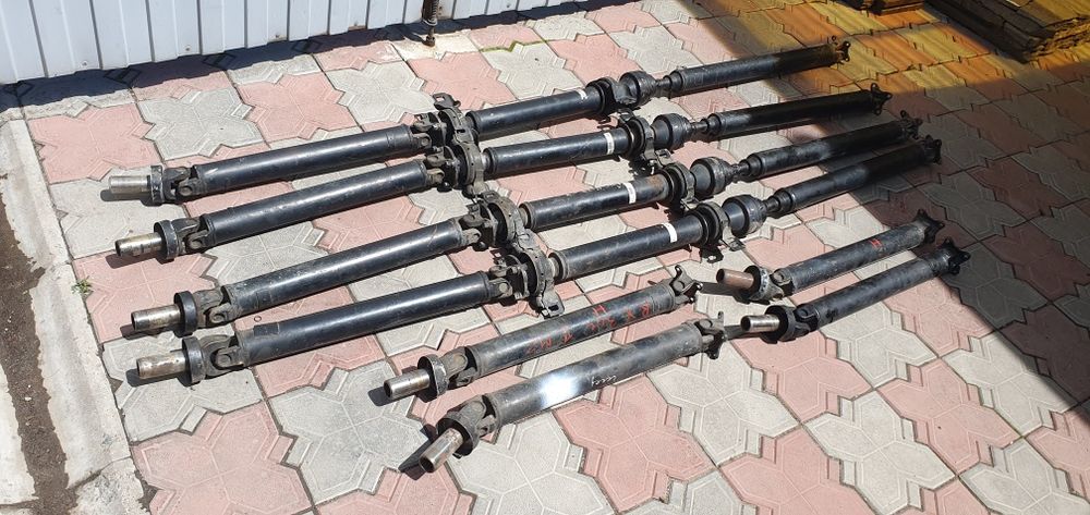 Карданный вал на лексус Rx 330,350.