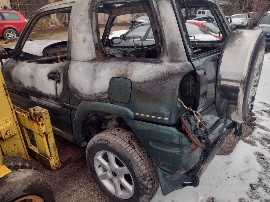 Toyota Rav 4 2.0i / Тойота Рав 4 2000 година бензин на части