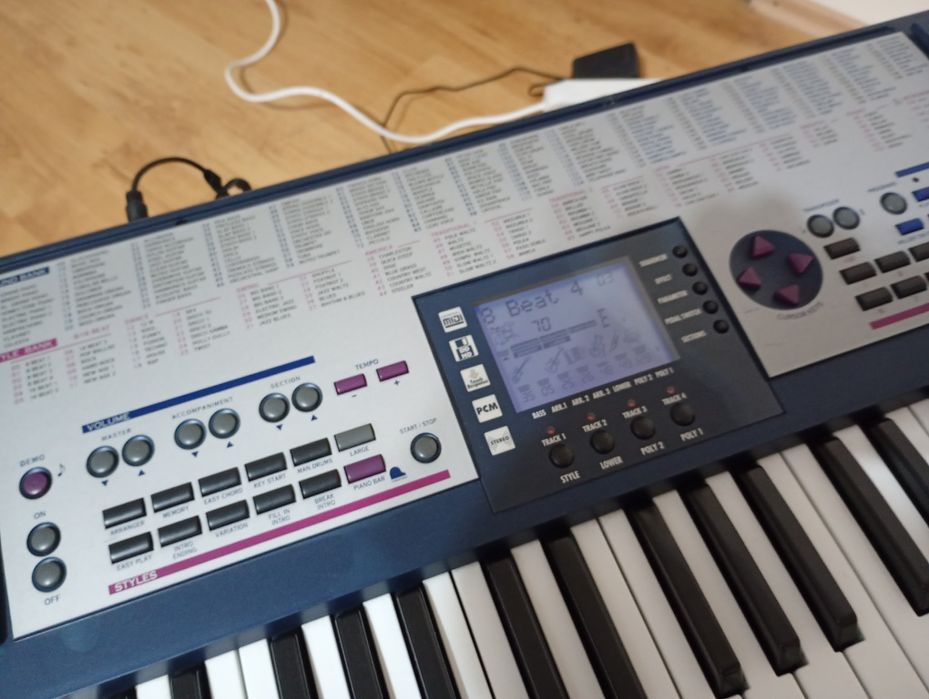 FARFISA TK-84 pian orga sintetizator