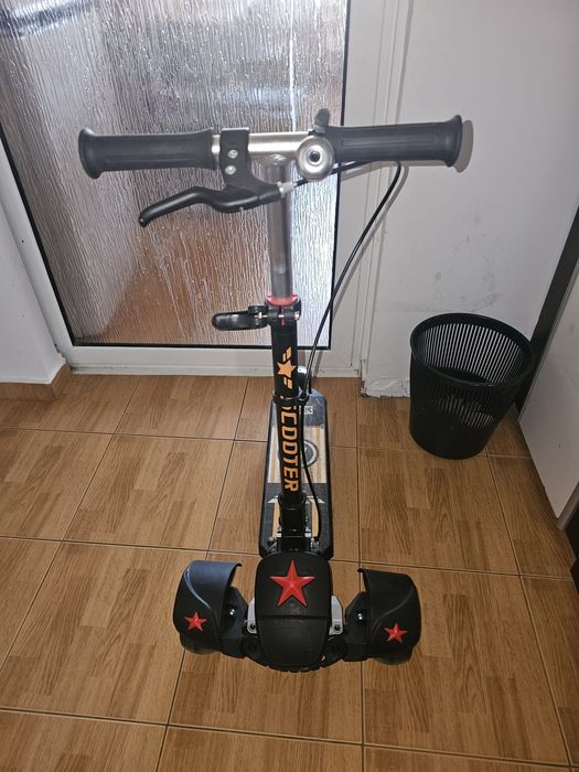 Vând bicicleta + trotineta copii