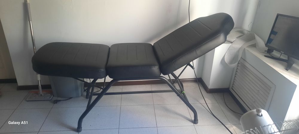 Продам кушетку .